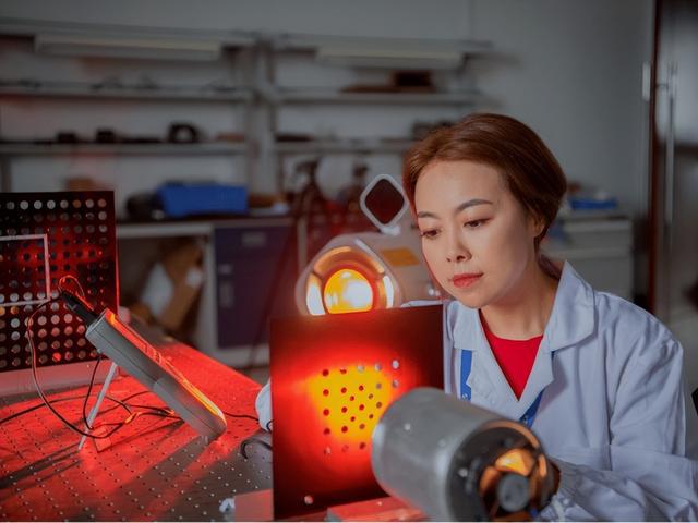 2024年，中美7月芯片出口額斷崖差距：美國154億，中國是多少？(圖9)